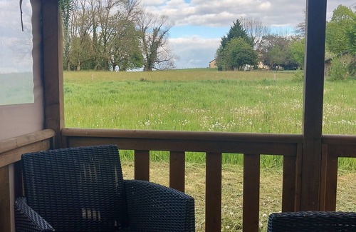 Negrondes House | Mobile home in the countryside. Nature getaway in the heart of Périgord Vert!