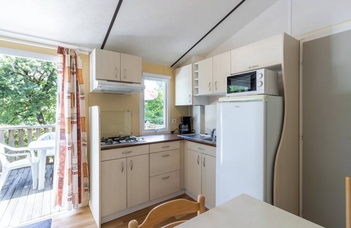 Saint-Pompont House | Mobile Home 'Le Chataignier' with Shared Pool, Private Terrace and Private Garden