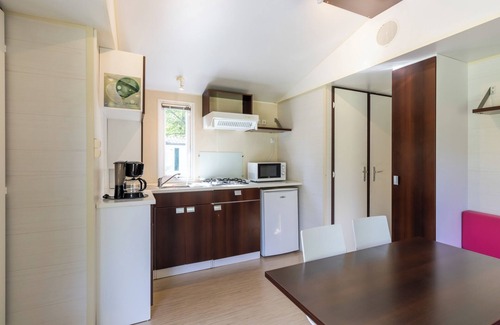Saint-Pompont House | Mobile Home 'Le Panoramique' with Shared Pool, Private Terrace and Wi-Fi