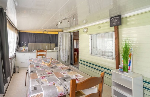 La Tremblade RV Rental | Mobile Home 'Mobil Home Willerby' with Shared Pool, Wi-Fi and Air Conditioning