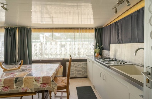 La Tremblade RV Rental | Mobile Home 'Mobil Home Willerby' with Shared Pool, Wi-Fi and Air Conditioning
