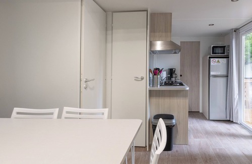 Lavilledieu House | Mobile Home 'Mobil-home B - 1-6 Pers' with Shared Pool, Private Terrace and Shared Garden