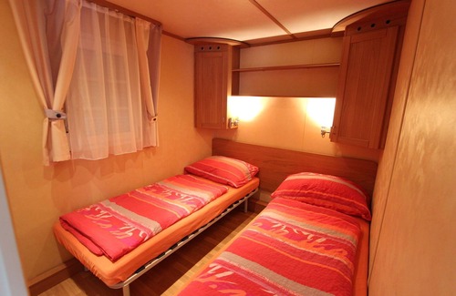 Volkermarkt House | Mobile home near Lake Klopeiner See