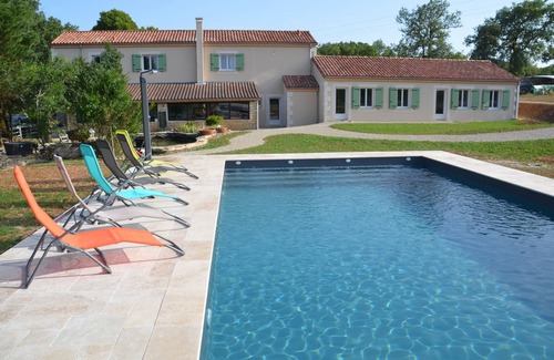 Gabillou House | Mobile home on a farm with swimming pool