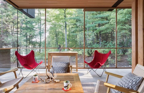 Irondale Cottage | Mod Haliburton Luxury: lakeside architectural gem, w/5 kms private hiking trails