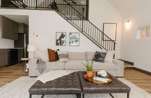Dover Bay House | Mod lux bungalow, year round activities, lake living, ski Schweitzer