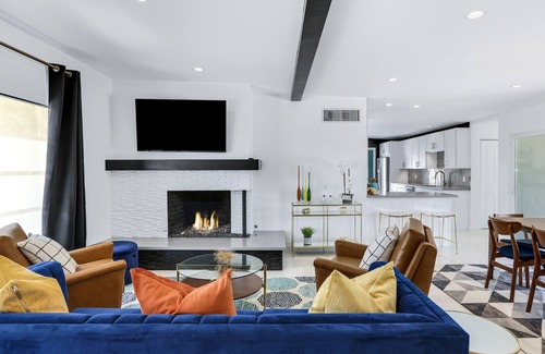 Palm Springs House | Mod Mid-Century Retreat w/Mountain Views, Perfect for Families/Groups, Pool/Spa