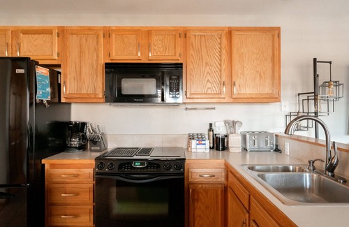 Wildernest Condo | Mod MTN Must | Steps from Shuttle | Silverthorne