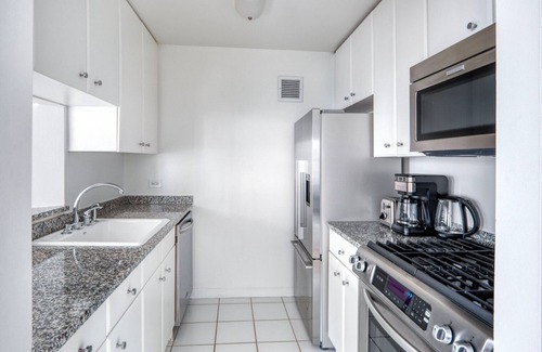 Union Square Apartment | Mod Union Square 1BR w/Gym, Doorman, across from Park, by Blueground