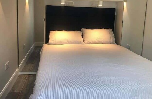 Dublin Cottage | Modern 1 Bed 1 Bath in Central Dublin Location