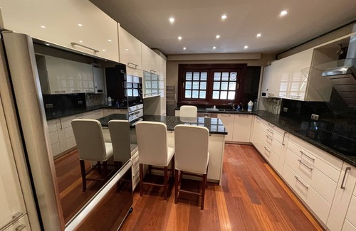 Bakırkoy House | Modern 1 Bedroom Garden Apartment in Center Easy Transportation w/ King Bed