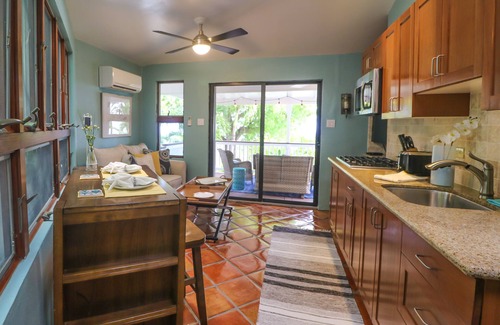 Estate Little Princess North Cottage | Modern 1 Bedroom: "Garden Suite" Amazing Views on Luxury Villa