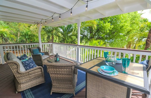 Estate Little Princess North Cottage | Modern 1 Bedroom: "Garden Suite" Amazing Views on Luxury Villa