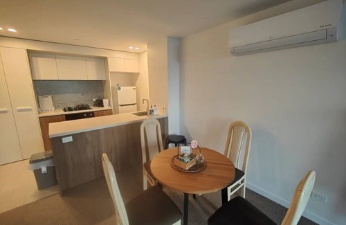 Dickson Apartment | Modern 1-bedroom Unit in Dicksonnear Shops
