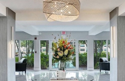 Cypress Point Apartment | Modern 1-bedroom Penthouse Suite fitness room, WiFi in delightful Pompano Beach