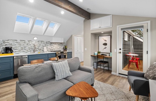 Mukilteo Apartment | Modern 1 BR apt in Old Town w/view. Walk to beach.