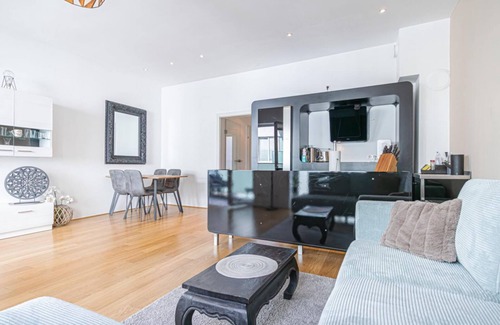 Wieden Apartment | Modern 1BR + 1LR Apartment in Vienna’s Downtown