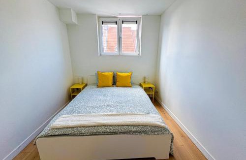 Bloemekenswijk Apartment | Modern 1BR & 1LR Apartment Next to City Center