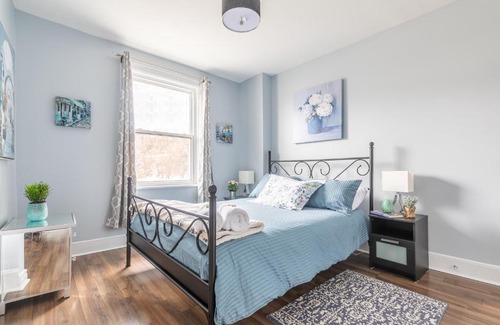 Centretown West Apartment | Modern 1BR Apt with King Bed - Little Italy