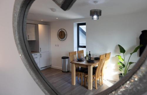 Exmouth Apartment | Modern 1BR with Sofa Bed Stay