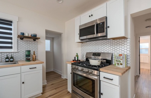 Reno/Tahoe Airport House | Modern 2 bed 1 bath next to Midtown with a lovely yard!