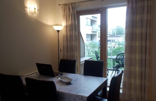 City Centre Dublin Apartment | Modern 2 Bed, 2 Bath Central Dublin Flat, 2 Blocks from Trinity College