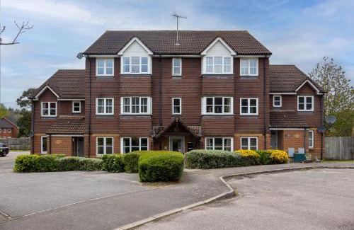 Maidenbower Apartment | Modern 2 Bed Apartment Near Gatwick