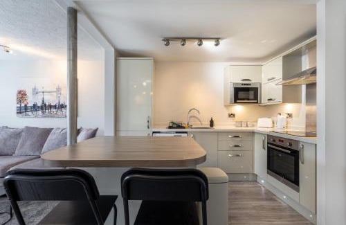 Maidenbower Apartment | Modern 2 Bed Apartment Near Gatwick