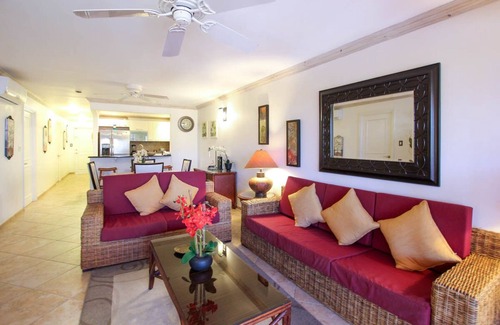 St. Lawrence Gap Apartment | Modern 2-bed Apt by Beach in St. Lawrence Gap