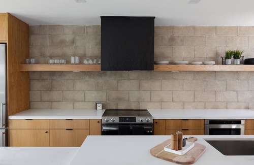 Harborview House | Modern 2 bed w AC in PRIME Little Italy