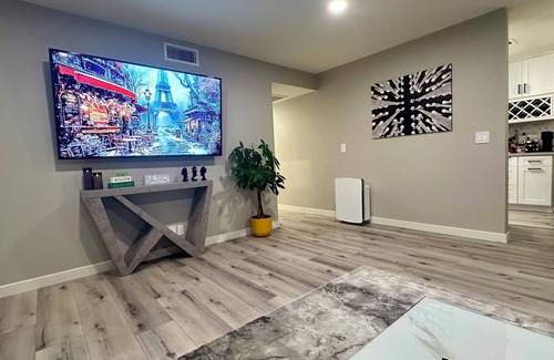 Duarte Condo | Modern 2-bedroom/2-bath condo with WiFi, AC with Mountain View