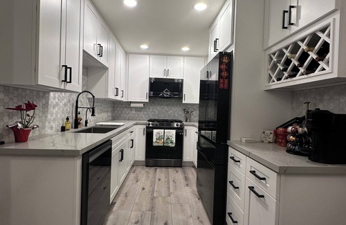 Duarte Condo | Modern 2-bedroom/2-bath condo with WiFi, AC with Mountain View