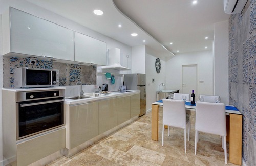 St. Julian's Apartment | Modern 2 Bedroom Apartment in St Julians