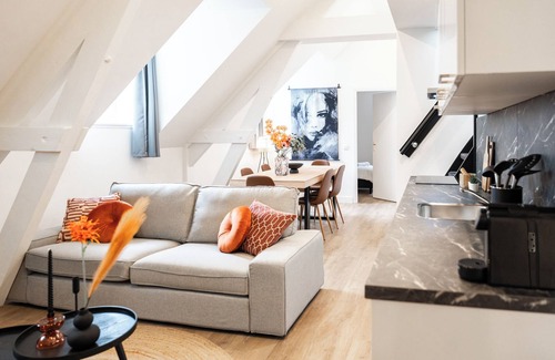 Municipality of Tilburg Apartment | Modern 2-bedroom apartment in Tilburg with a luxury kitchen and shared garden