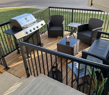 Pinehouse House | Modern 2 Bedroom Basement suite