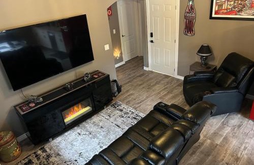 Pinehouse House | Modern 2 Bedroom Basement suite