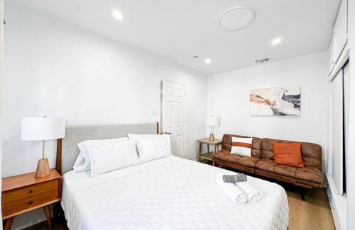 Westwood House | Modern 2-Bedroom Gem Close to Beverly Hills - DOH2