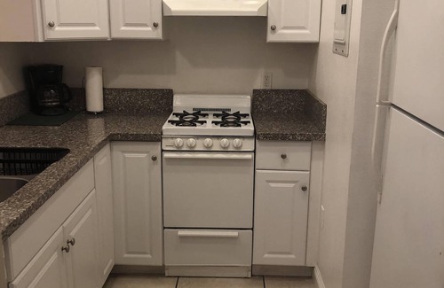 Burbank House | Modern 2 Bedroom Home in Burbank