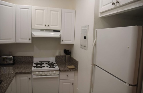 Burbank House | Modern 2 Bedroom Home in Burbank