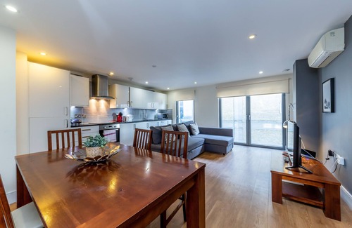 Lancaster Gate Apartment | Modern 2 Bedrooms Apartment near Hyde park in Bayswater