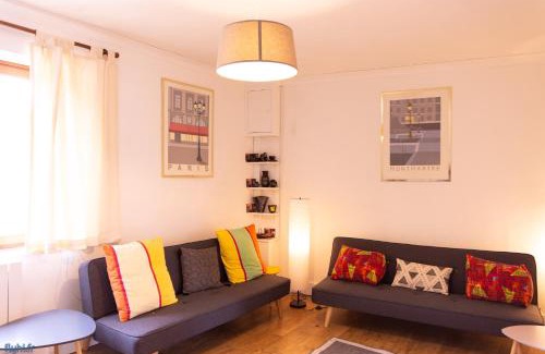 Brece Apartment | Modern 2 Twin Bed Gite can sleep up to 6