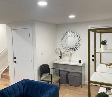 Southwest Edmonton House | Modern 2Bedroom suite in SW Edmonton close to Edmonton International Airport