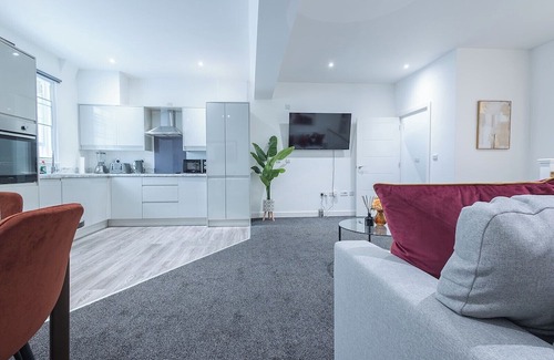 Gravesend Apartment | Modern 2br Apartment