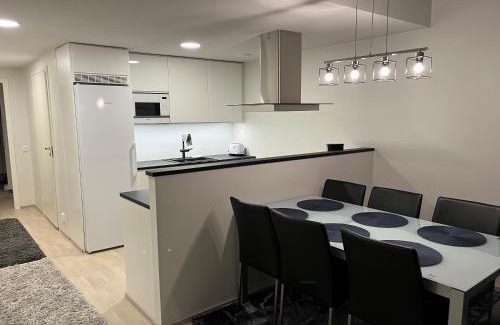 Tapiola Apartment | Modern 2BR apartment W 2 balconies, Metro, Helsinki 15min