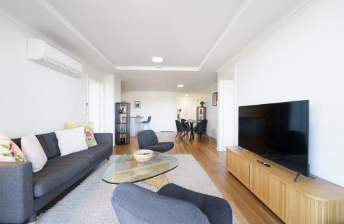 Braddon Apartment | Modern 2BR Balcony with Views and Close to City - Hosted by Canstay