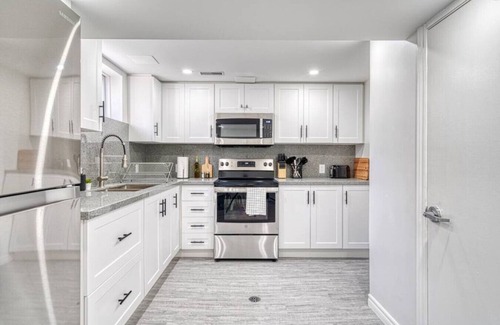 Hamilton Condo | Modern 2BR Basement Suite | Near McMaster & Mohawk