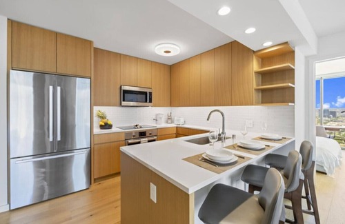 Ala Moana Apartment | Modern 2BR Condo | Pool & Sauna | Ala Moana