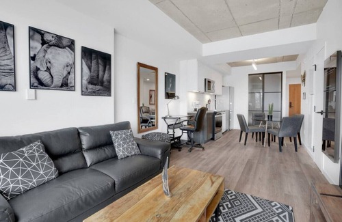 Wellington Village Apartment | Modern 2BR Hideaway near to Remic Rapids Park