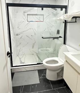 Del Rey Bed & Breakfast | Modern 2BR Stylish & Cozy Unit