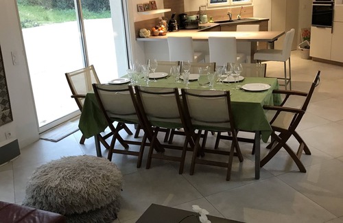 Roquefort-les-Pins Villa | Modern 3 bedroom villa just renovated , air-conditioning, pool, garden